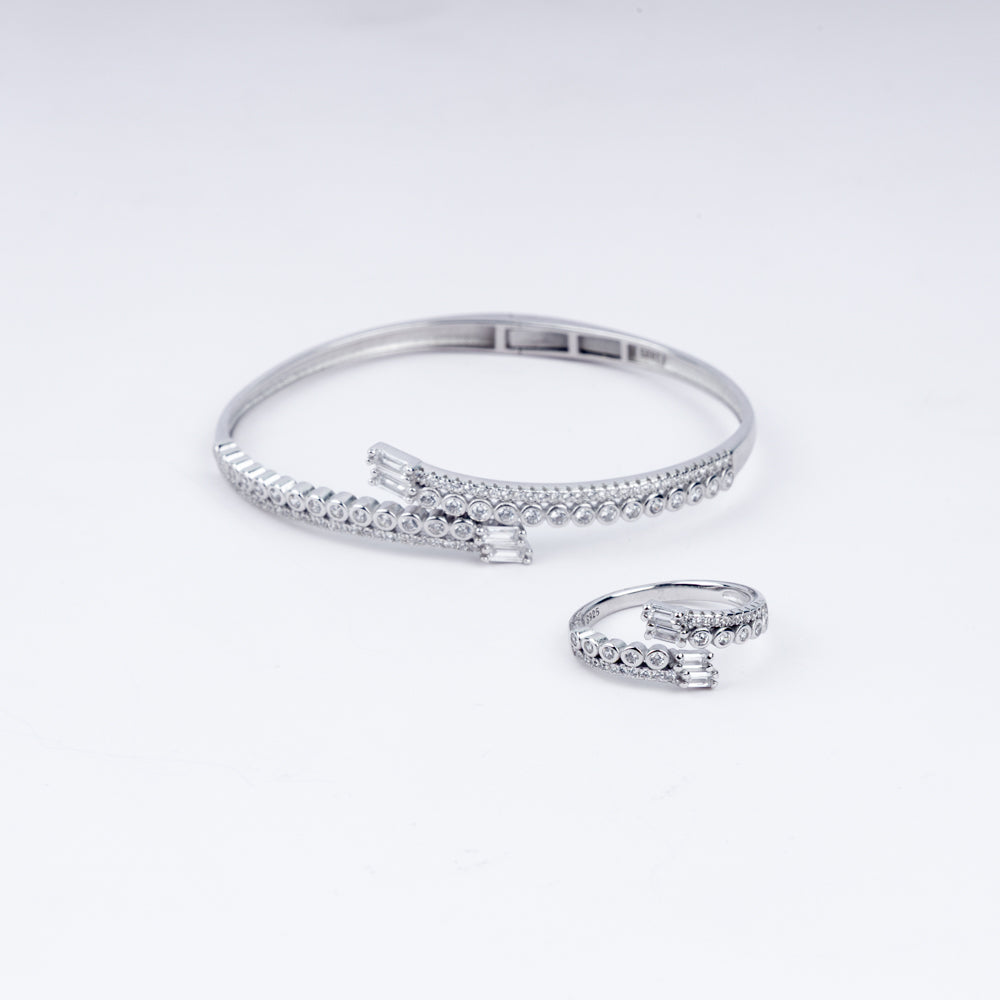 Gleaming Zircon Stone Adjustable Bracelet With Ring In 925 Sterling Silver