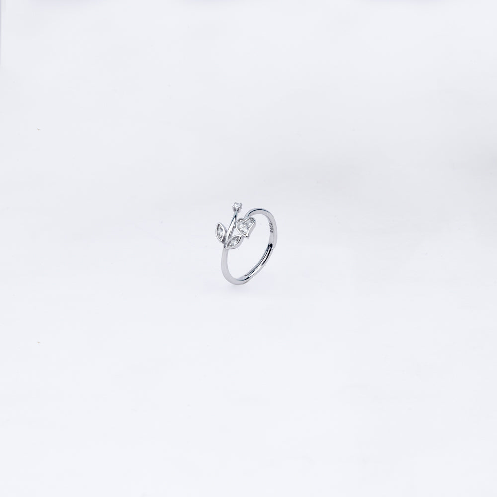 Blooming Heart CZ Ring in 925 Sterling Silver – Nature-Inspired Elegance, Adjustable
