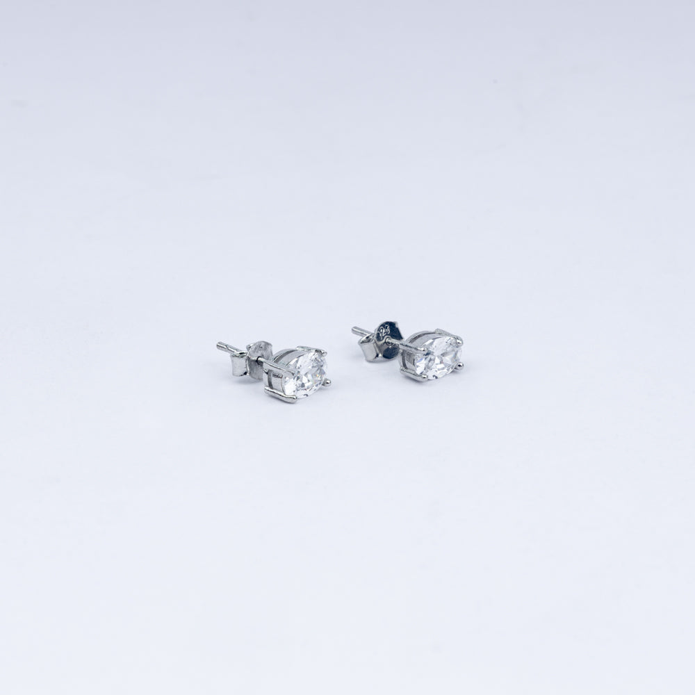 925 Silver Solitaire CZ Stud Earrings – Elegant & Refined