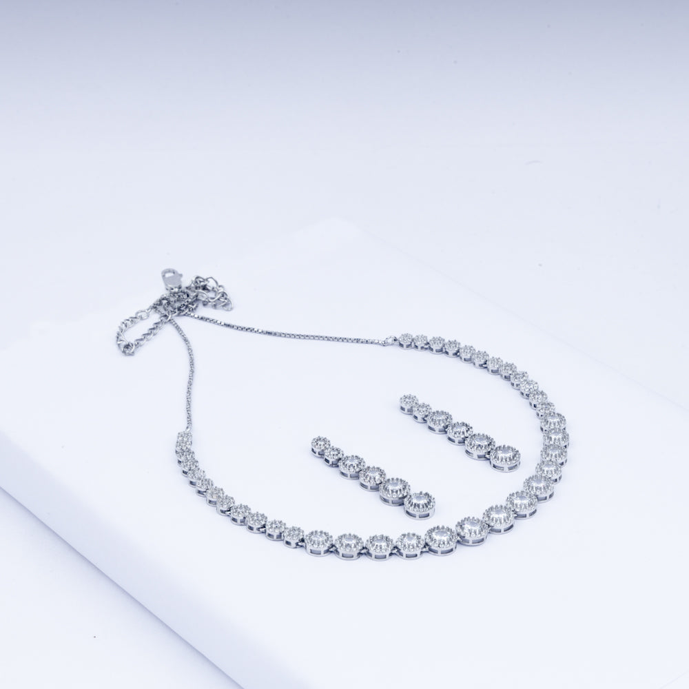 Round Shaped Zircon Necklace Set In 925 Sterling Silver
