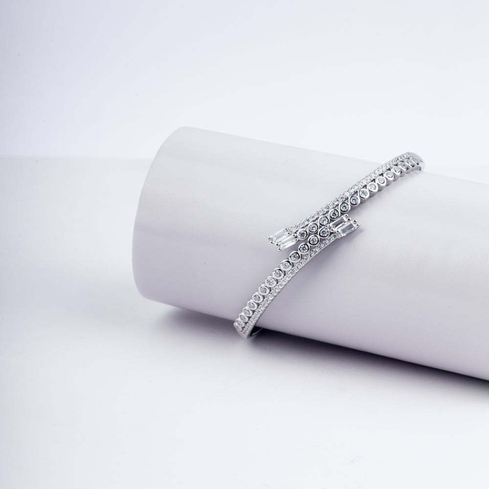 Gleaming Zircon Stone Adjustable Bracelet With Ring In 925 Sterling Silver