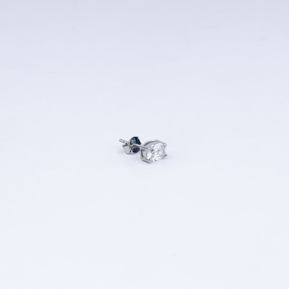 925 Silver Solitaire CZ Stud Earrings – Elegant & Refined